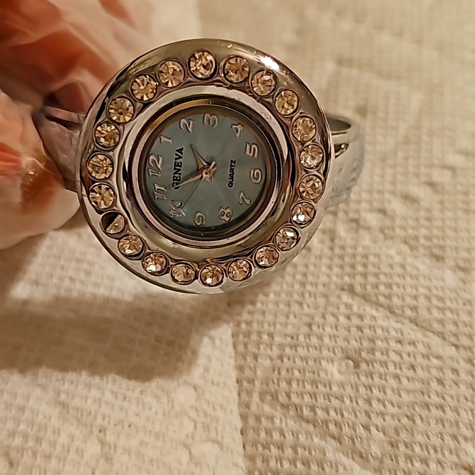 Geneva Watch, Needs A New Battery